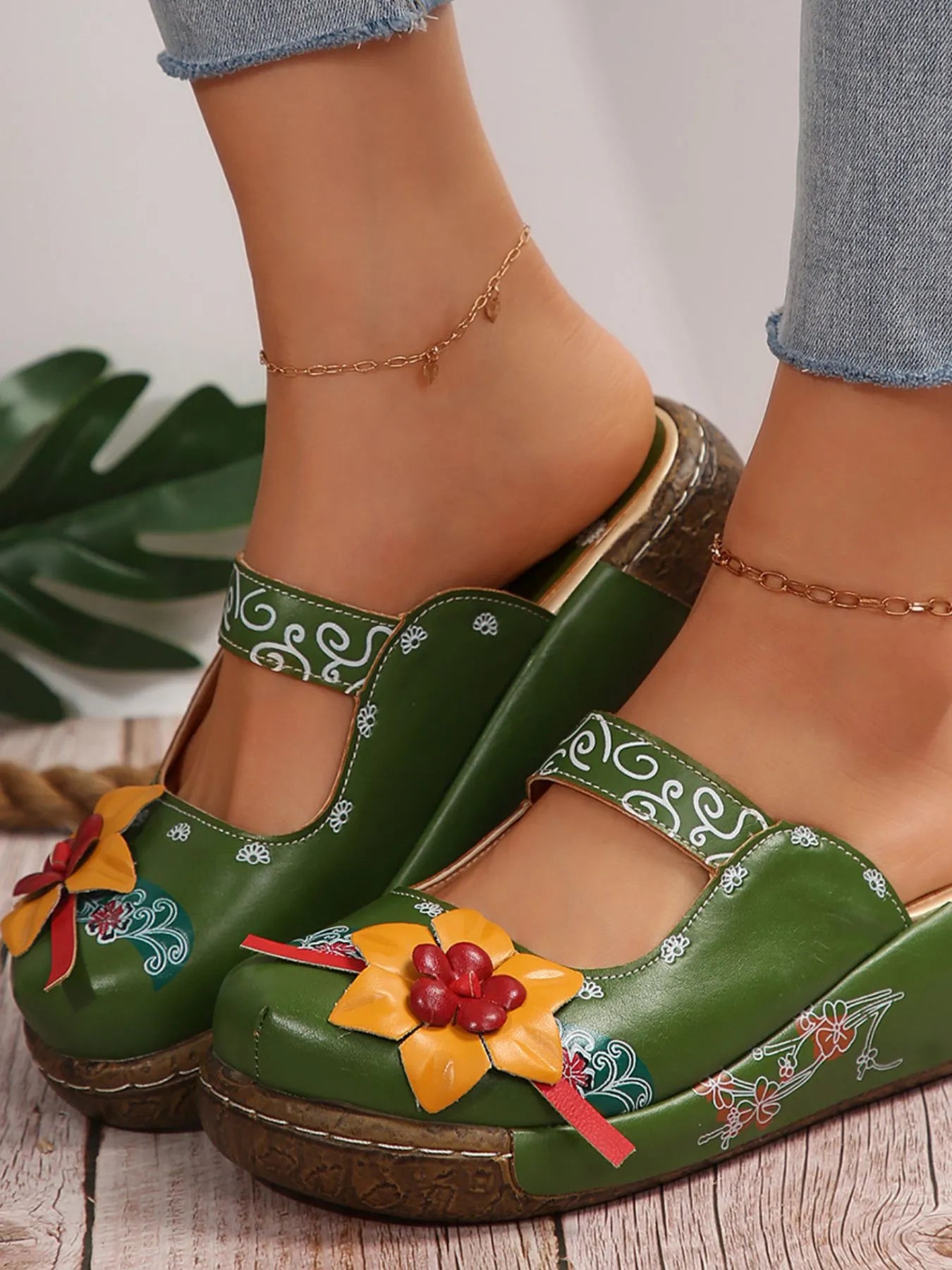 Flower Round Toe Sandals