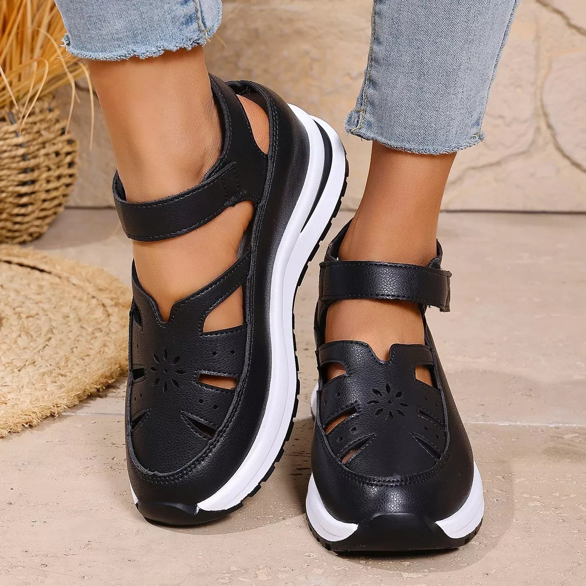 Round Toe Platform Sandals