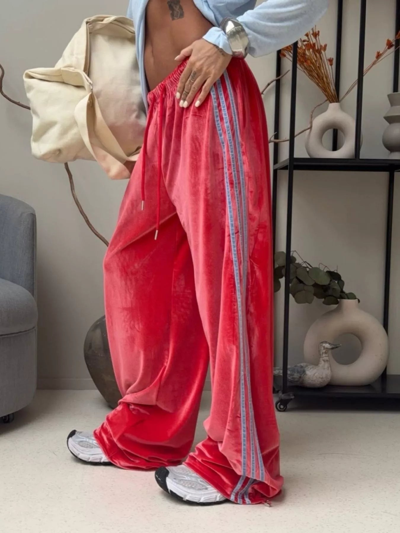 Contrast Side Stripes Wide-Leg Pants