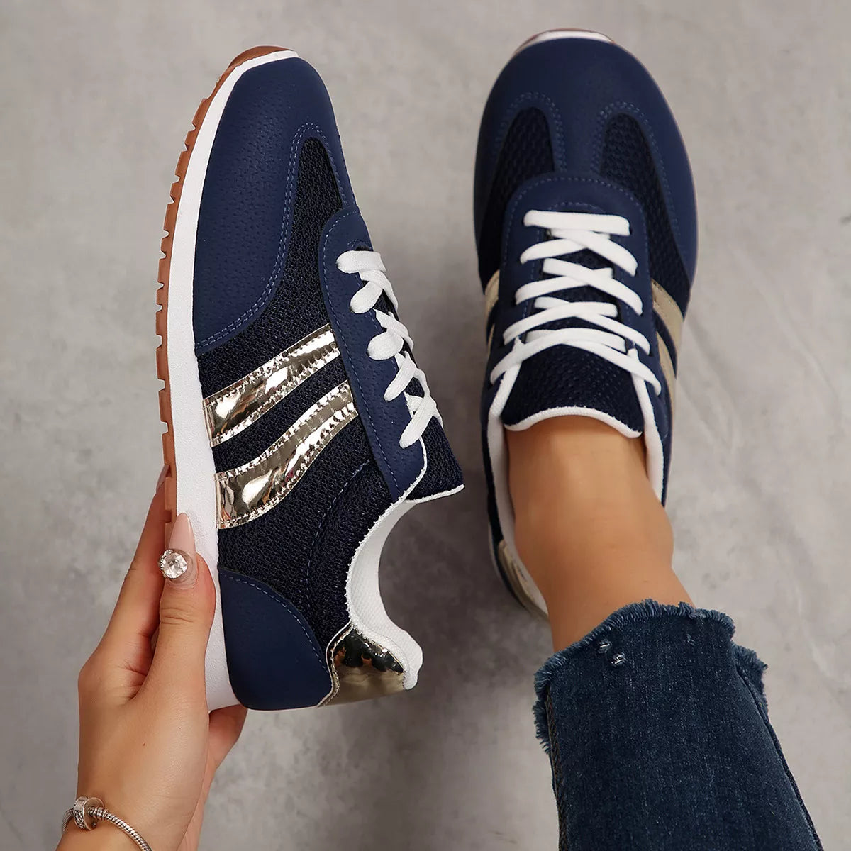 Round Toe Lace Up Sneakers
