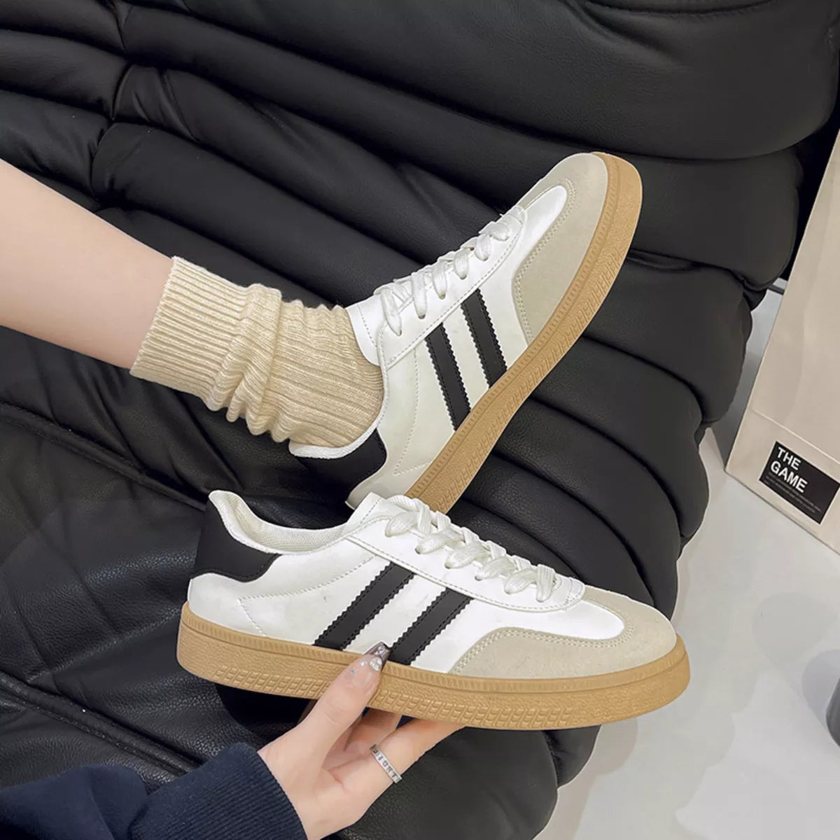 Round Toe Lace Up Sneakers