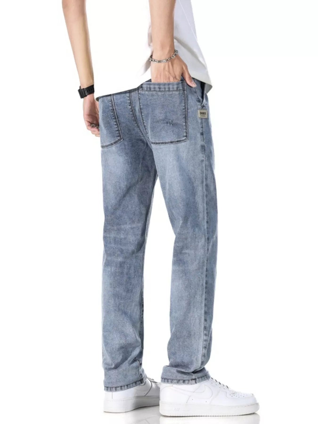 Men's Classic Straight Fit Washed Jeans