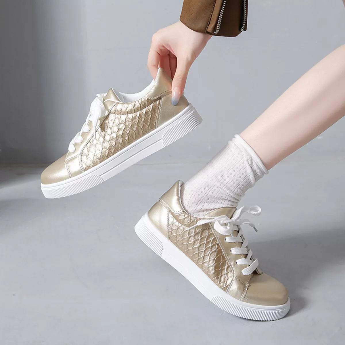 Round Toe Lace Up Sneakers