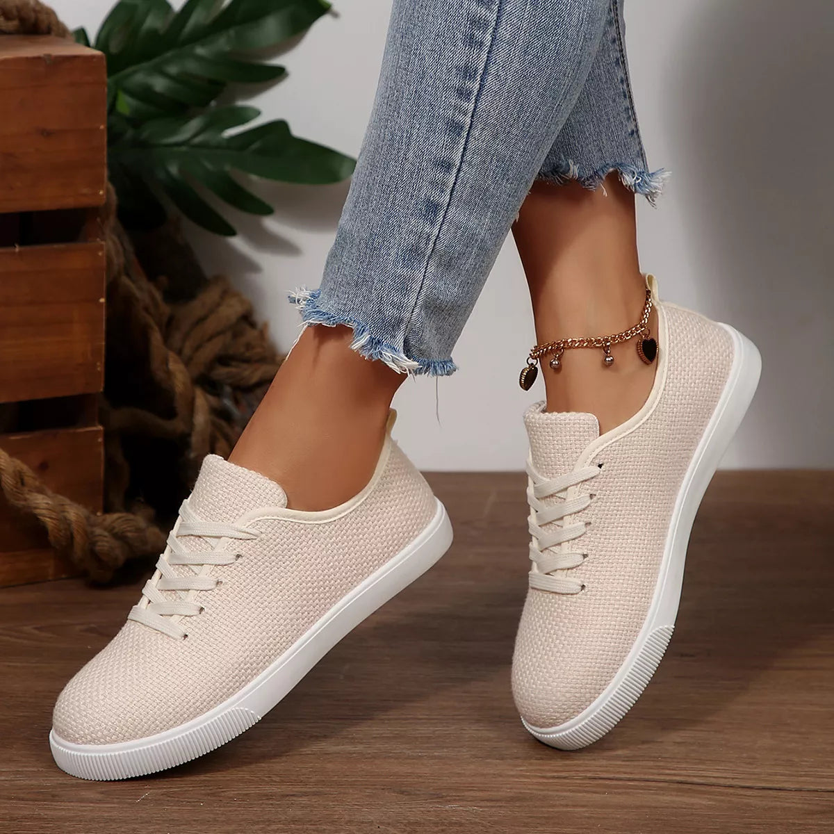 Round Toe Lace Up Sneakers