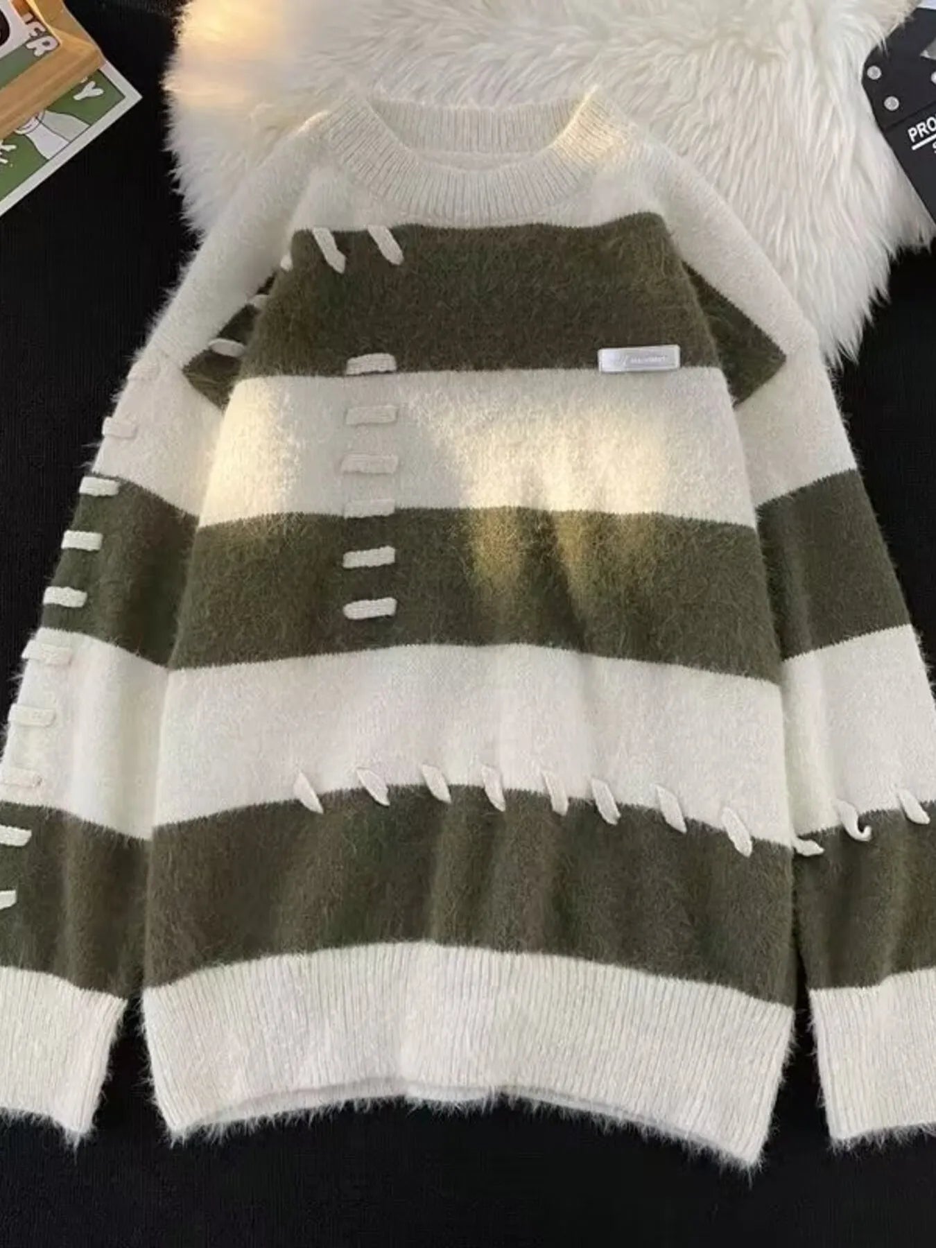 Men's Striped Knit Round Neck Pullover