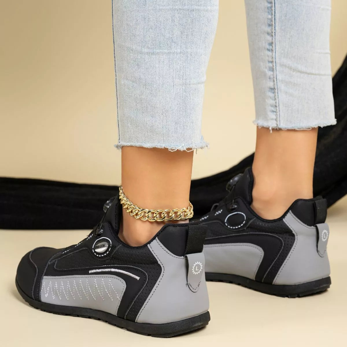Round Toe Lace Up Sneakers