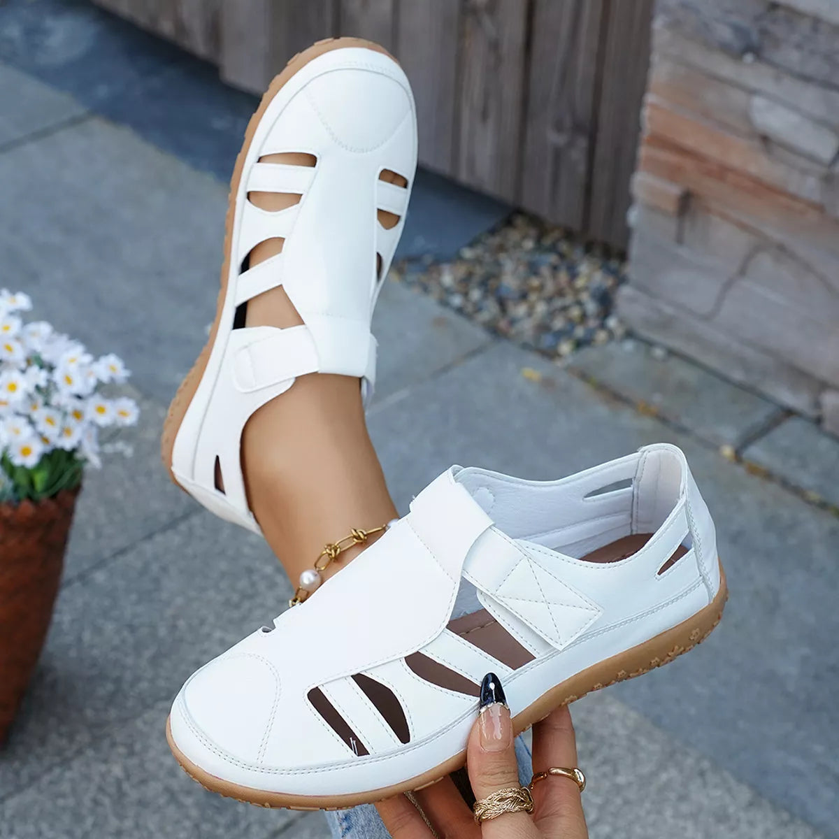 Round Toe Cutout Sandals