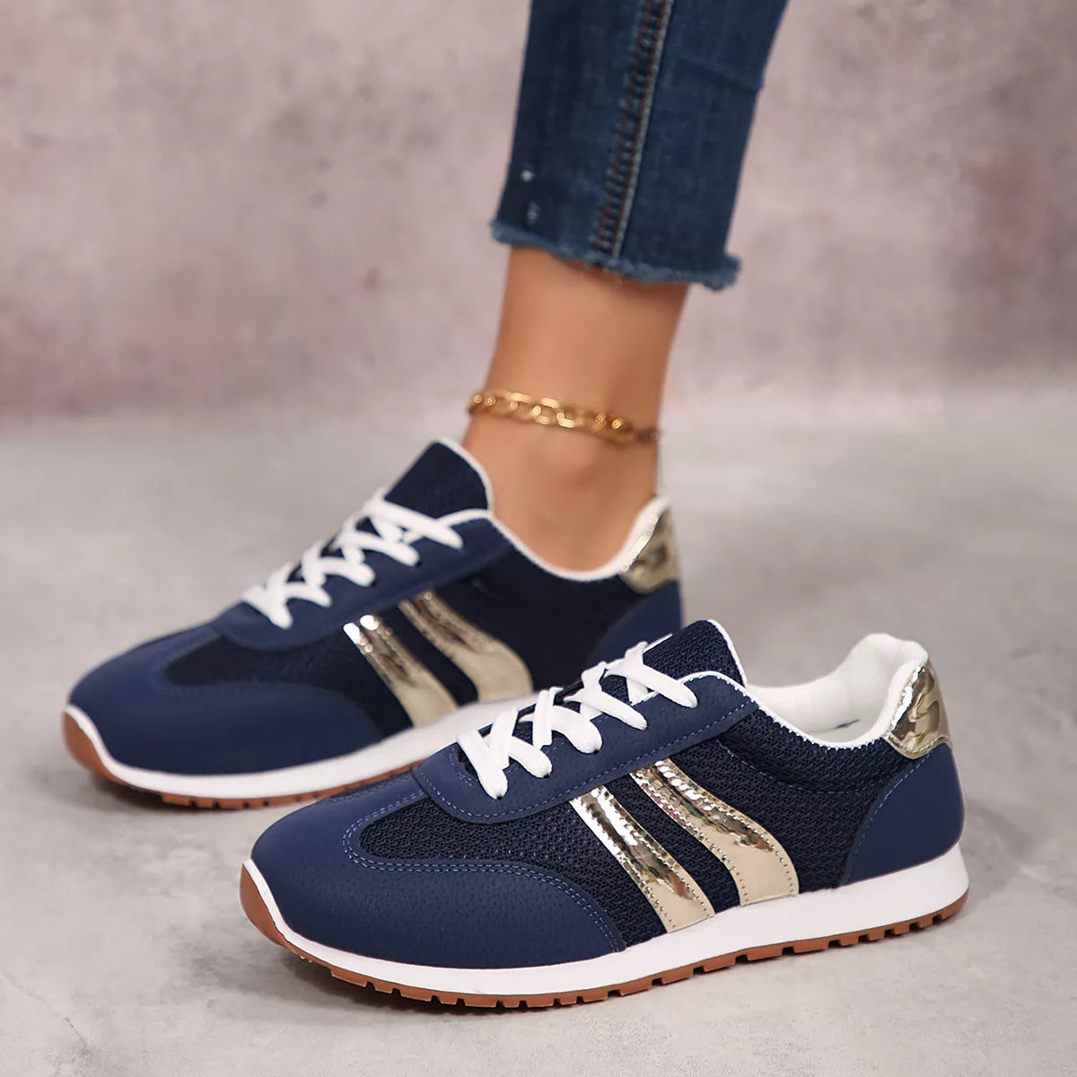 Round Toe Lace Up Sneakers