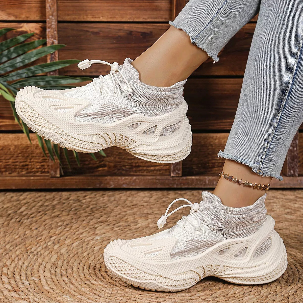 Lace Up Round Toe Sneakers