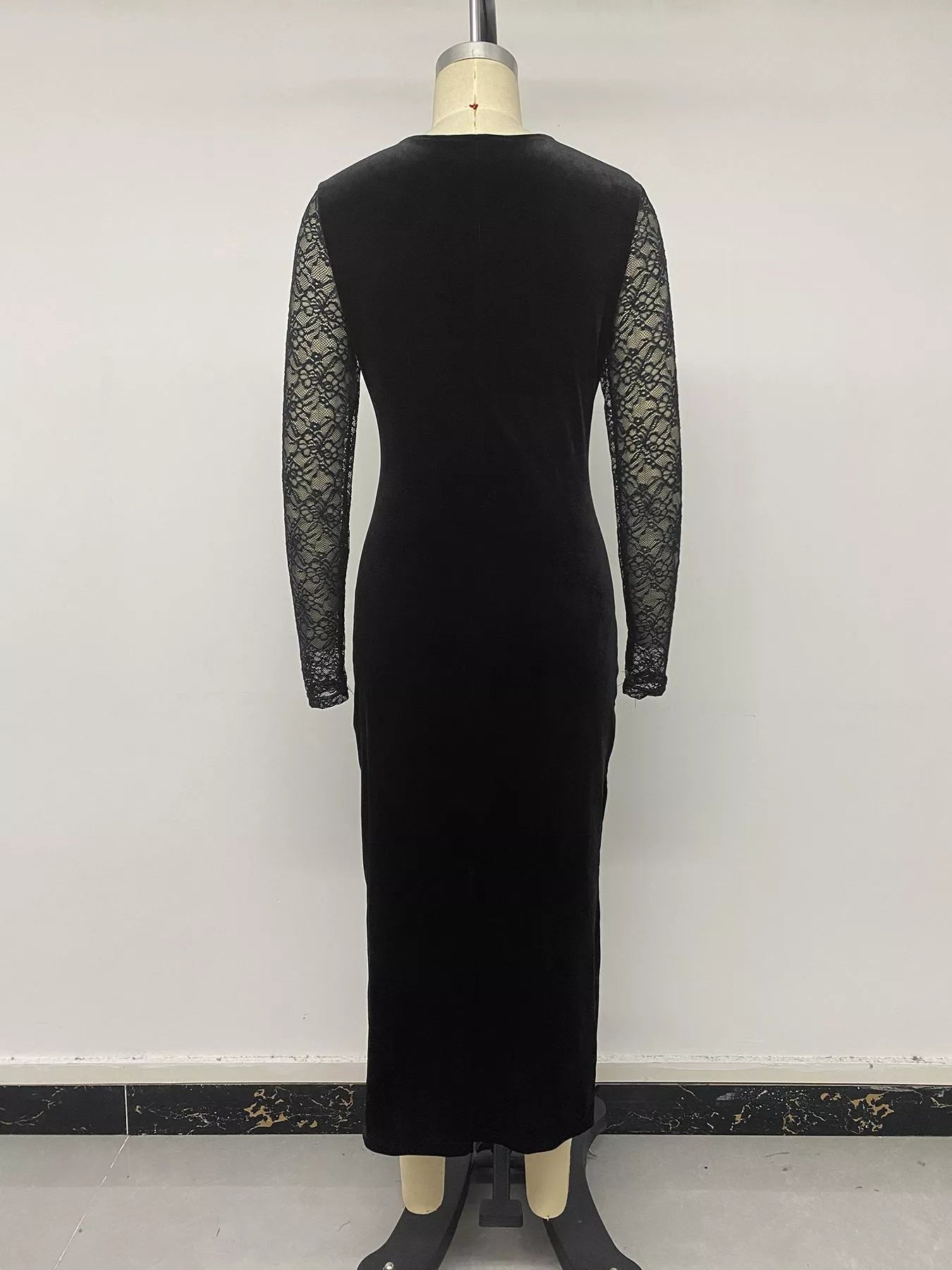 Elegant Lace and Velvet Midi Dress