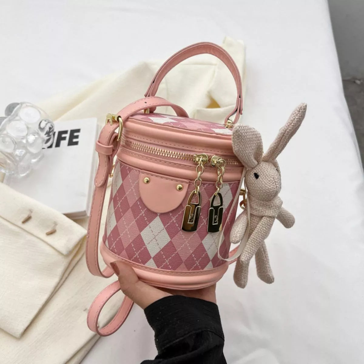 Diamond Pattern Bucket Crossbody Bag