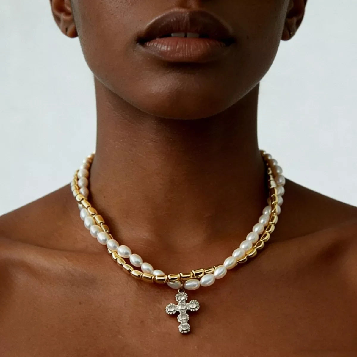Elegant Pearl Alloy Necklace with Rhinestone Cross Pendant