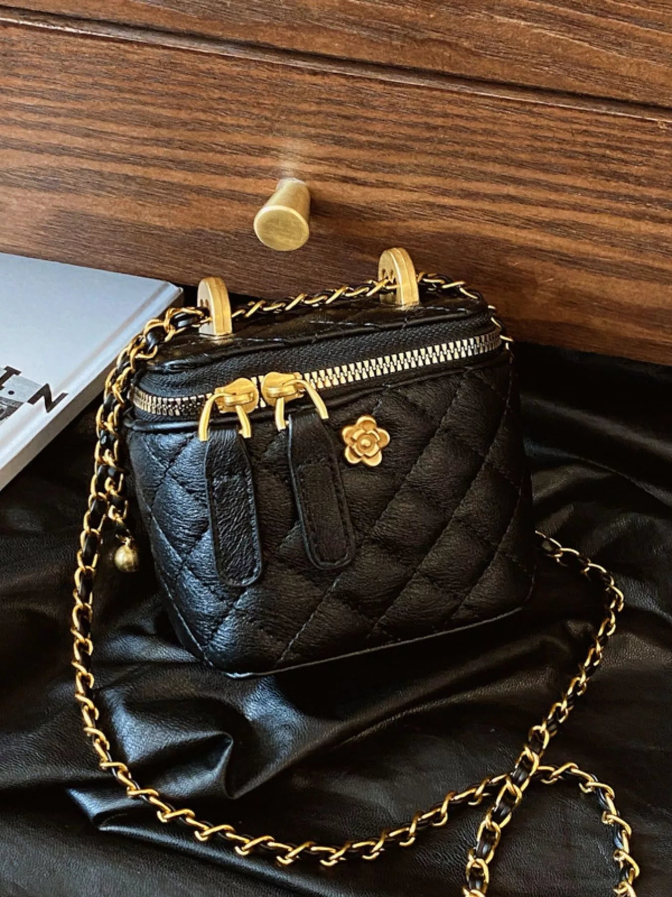 Quilted Chain Strap Crossbody Bag