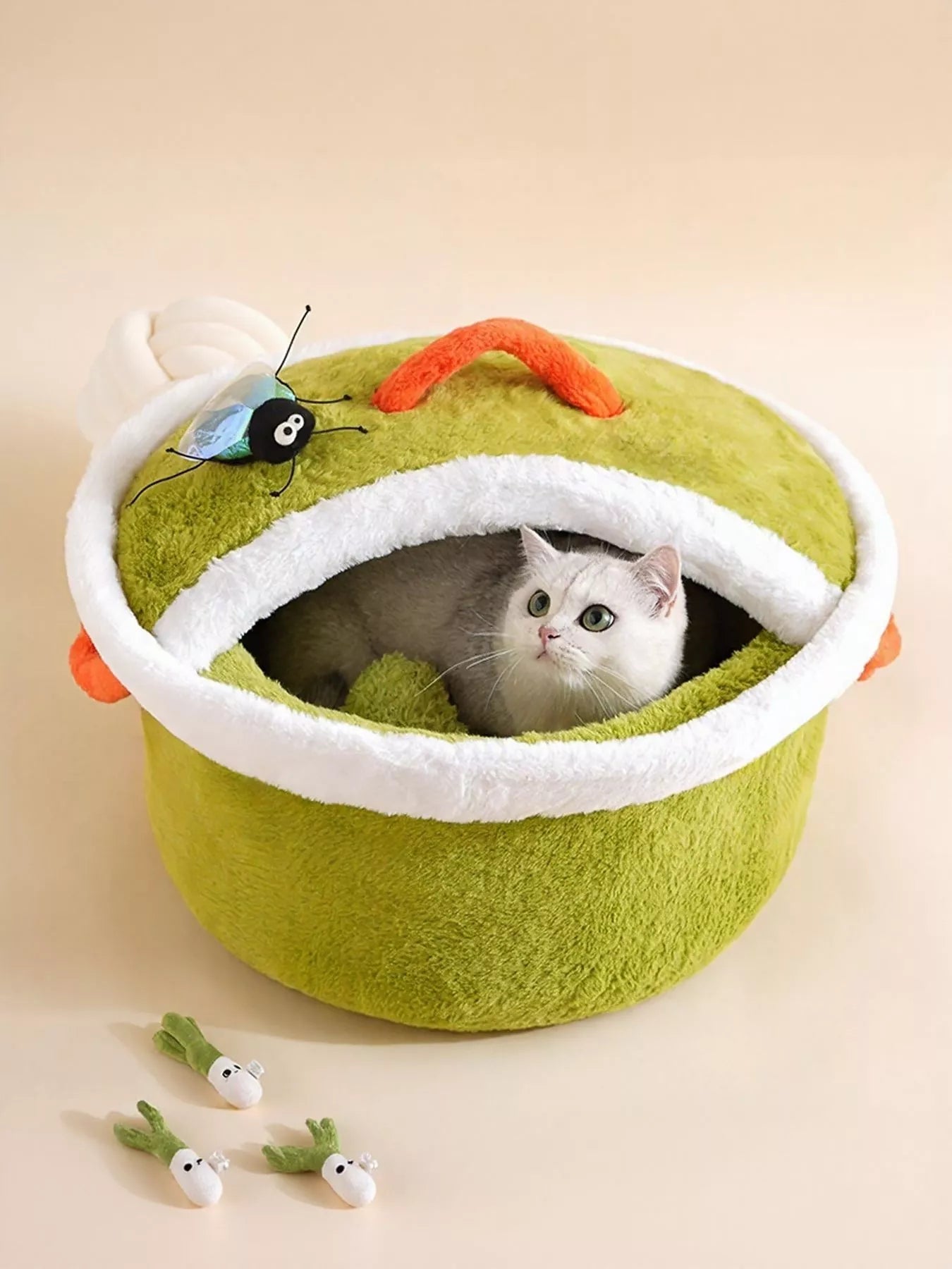 Cozy Warm Round Covered Semi-Enclosed Pet Nest