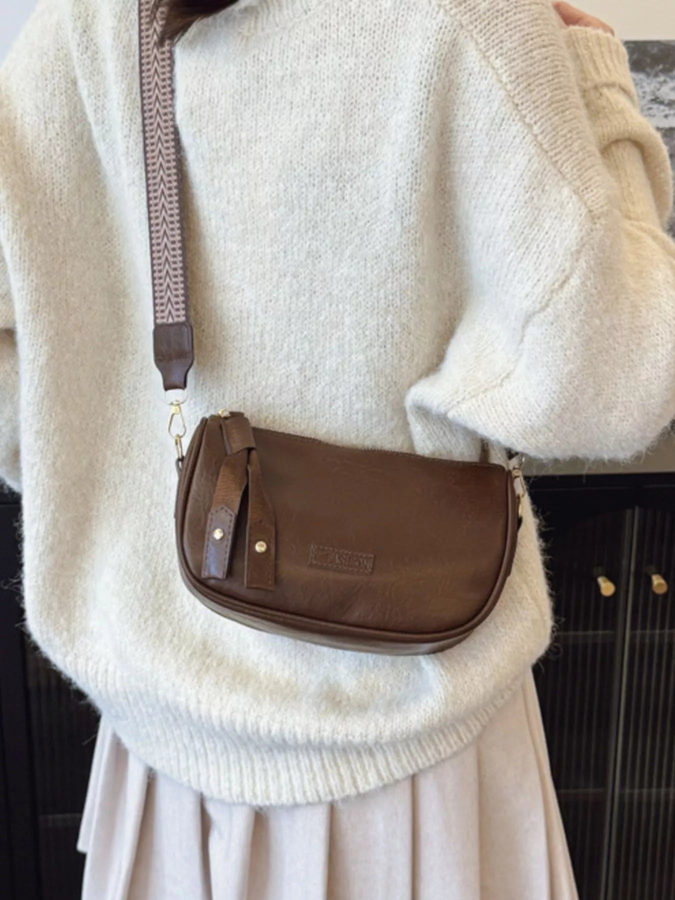 Retro Style Shoulder Crossbody Bag with Wide Strap