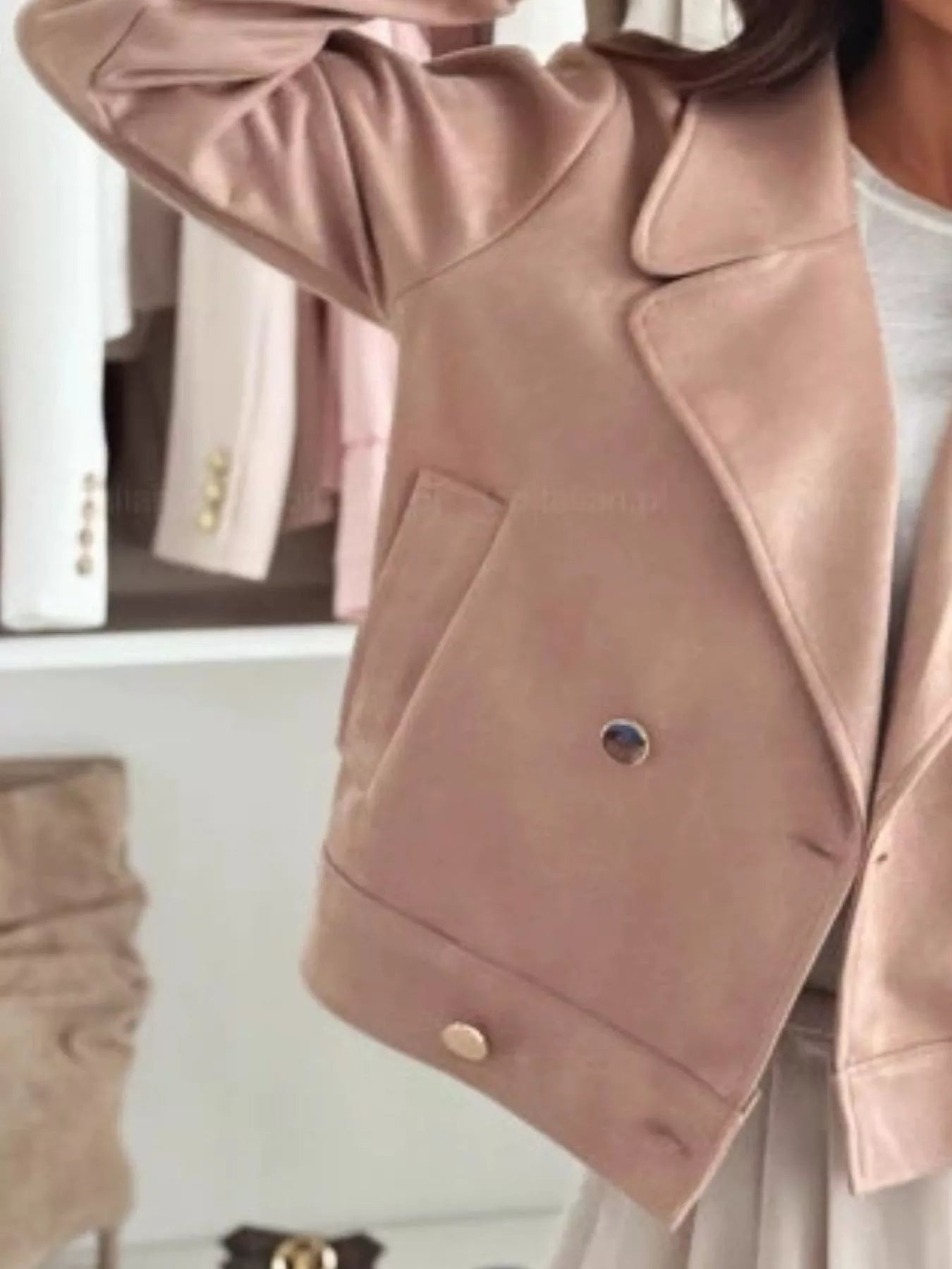 Chic Double-Breasted Cropped Jacket