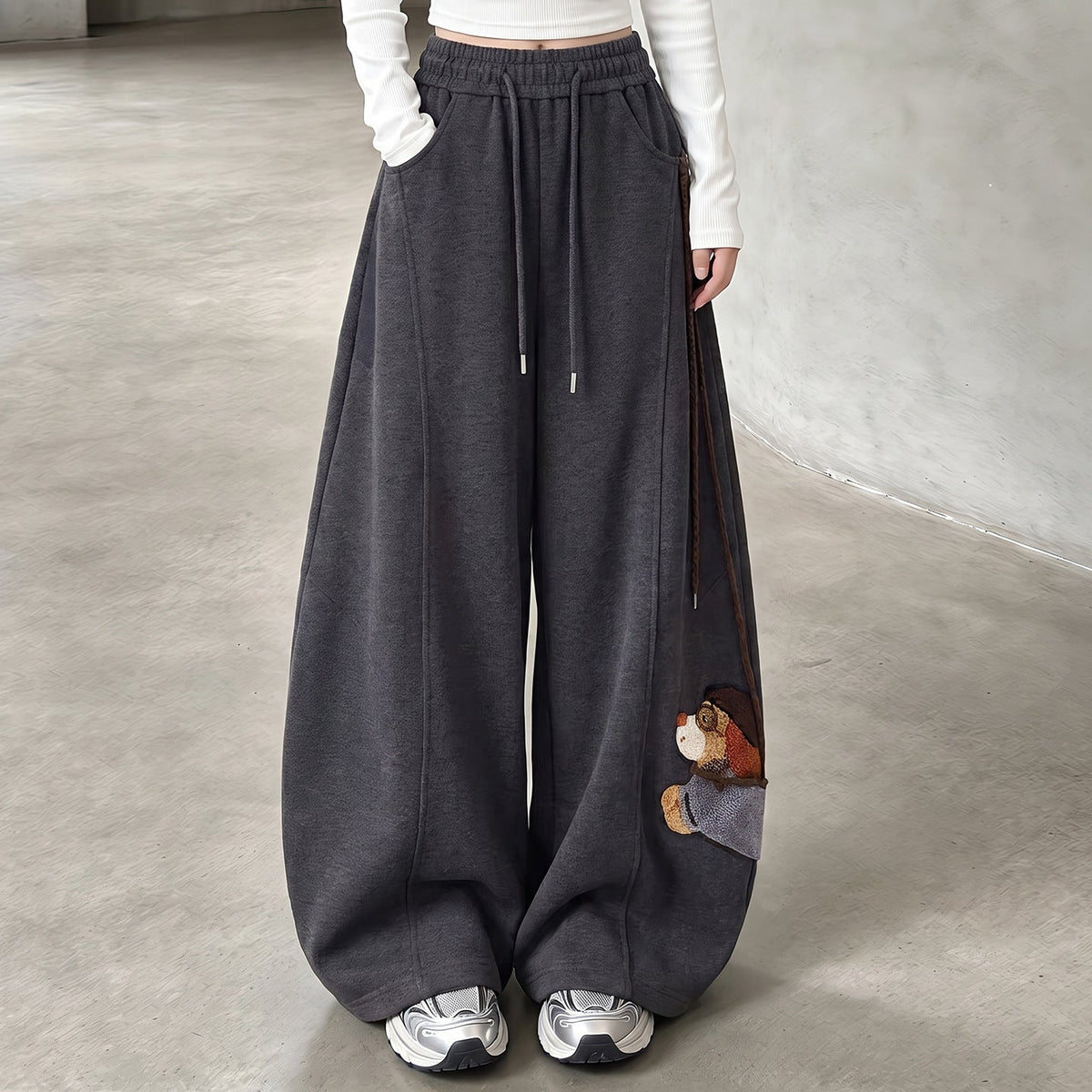 Bear-Detail Wide-Leg Cotton-Blend Sweatpants