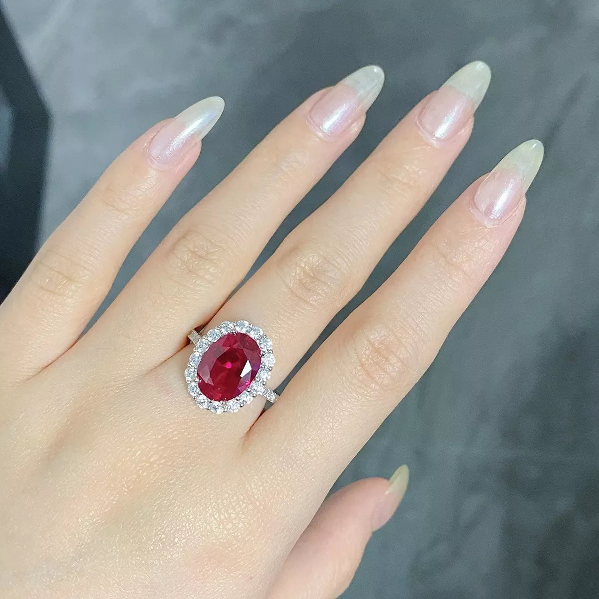 925 Sterling Silver Ring with Oval Diamond Accents
