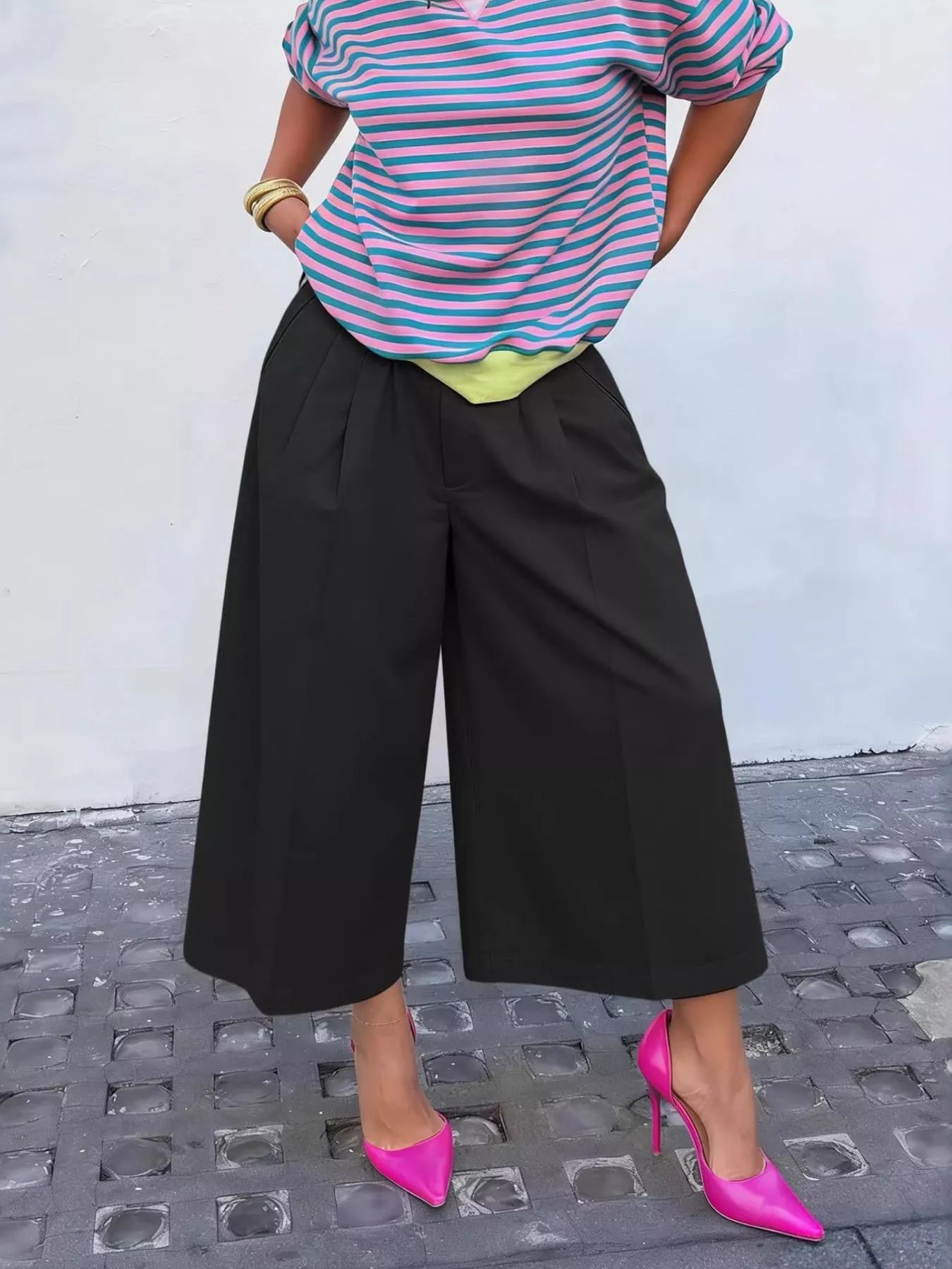 Wide-Leg Cropped Pants
