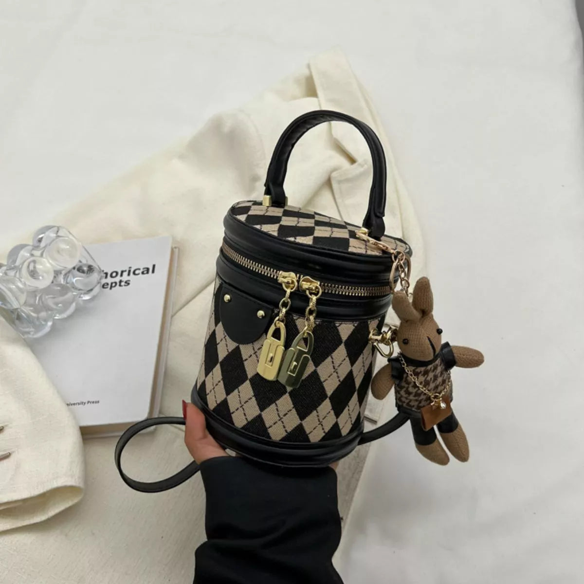 Diamond Pattern Bucket Crossbody Bag