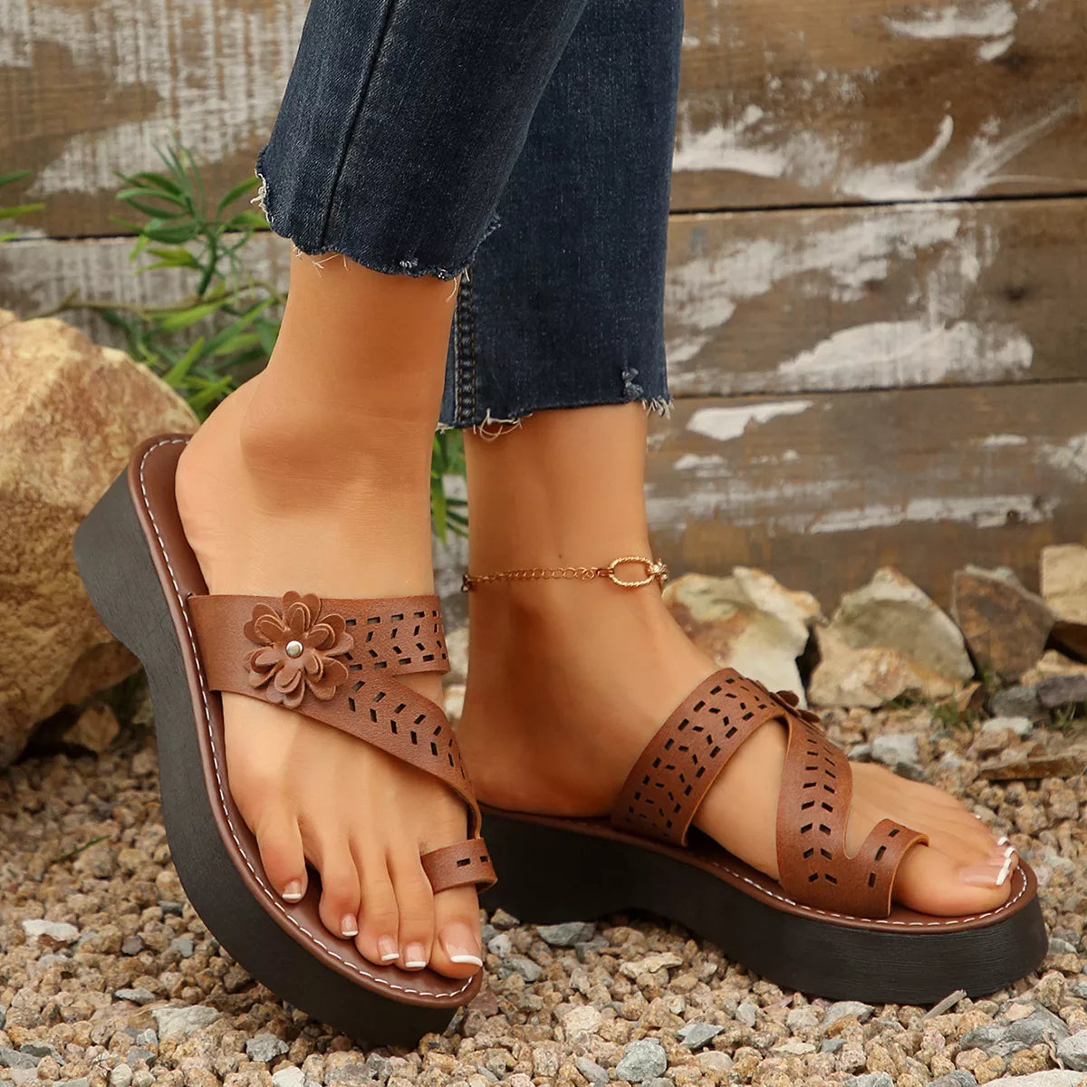 Toe Loop Platform Sandals