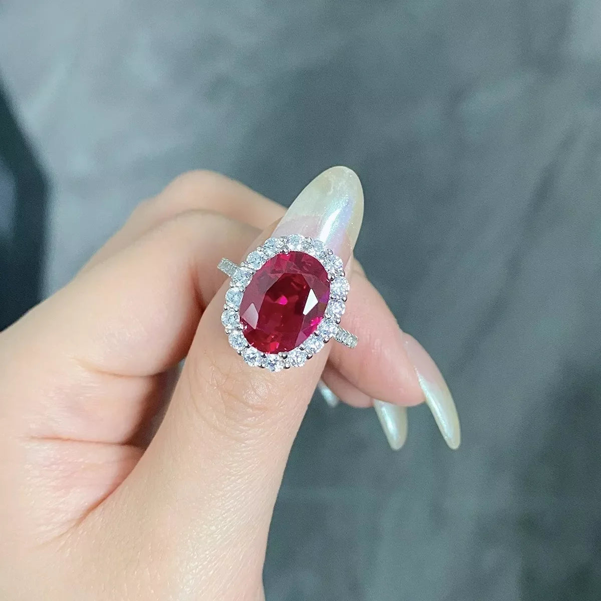 925 Sterling Silver Ring with Oval Diamond Accents