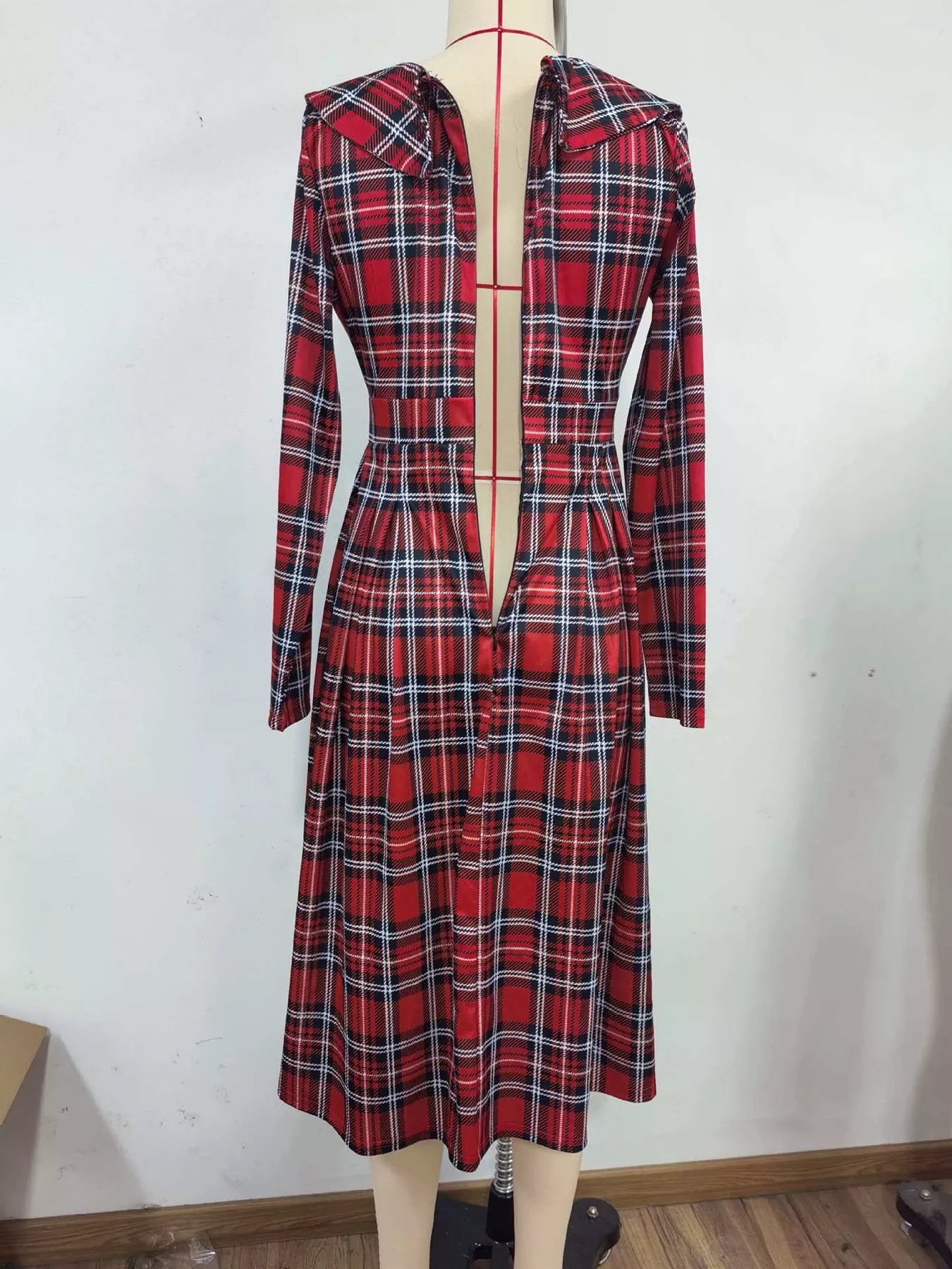 Vintage Plaid Long Sleeve Midi Dress