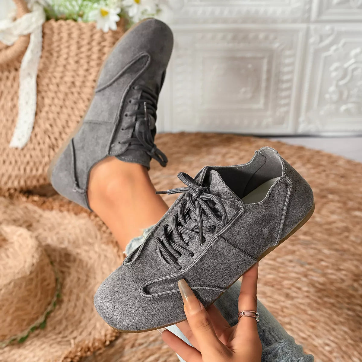 Lace Up Round Toe Sneakers