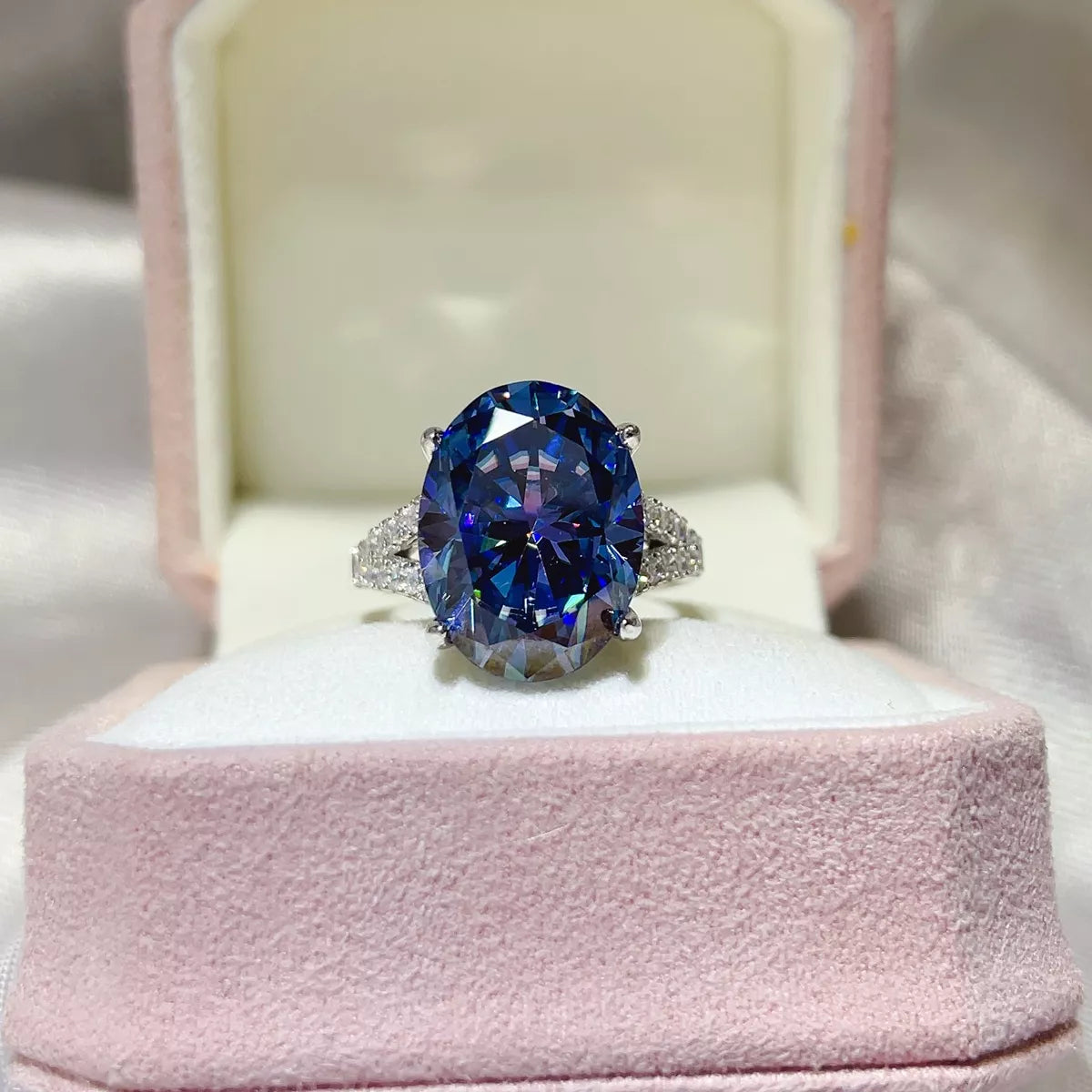 10 Carat Moissanite 925 Sterling Silver Ring