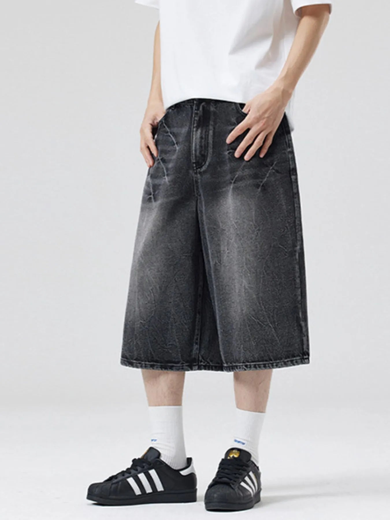 Men's Wide Leg Washed Denim Shorts