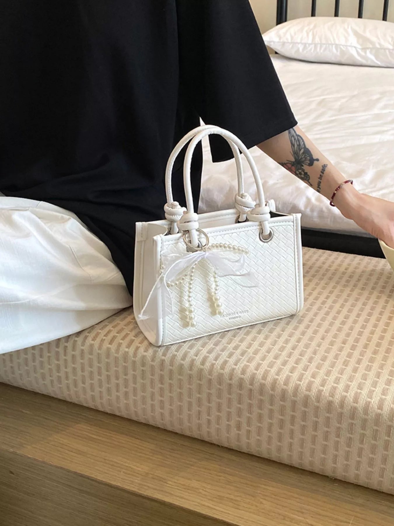 Elegant Bow Pearl Embellished Crossbody Bag