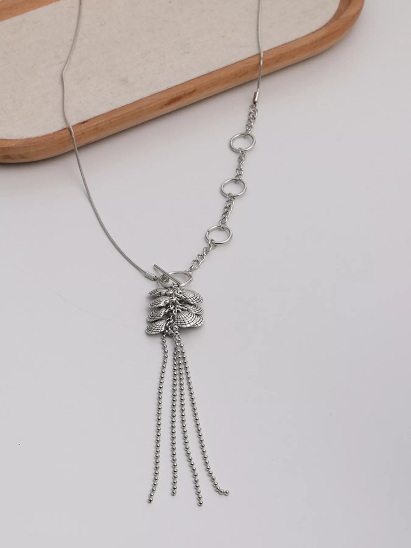 Elegant Leaf Tassel Pendant Necklace
