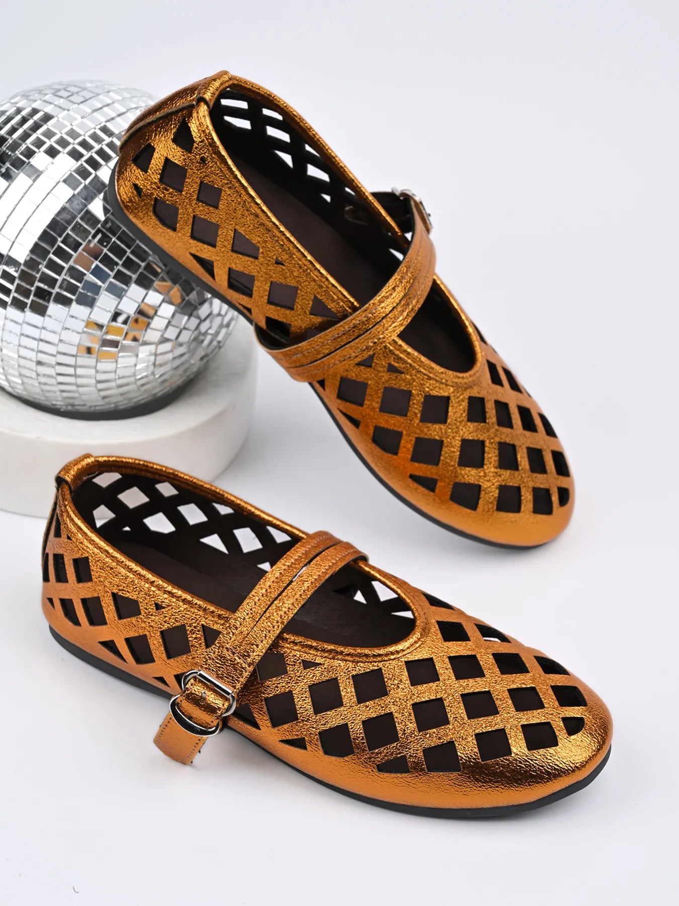 Cutout Round Toe Flats Sandals