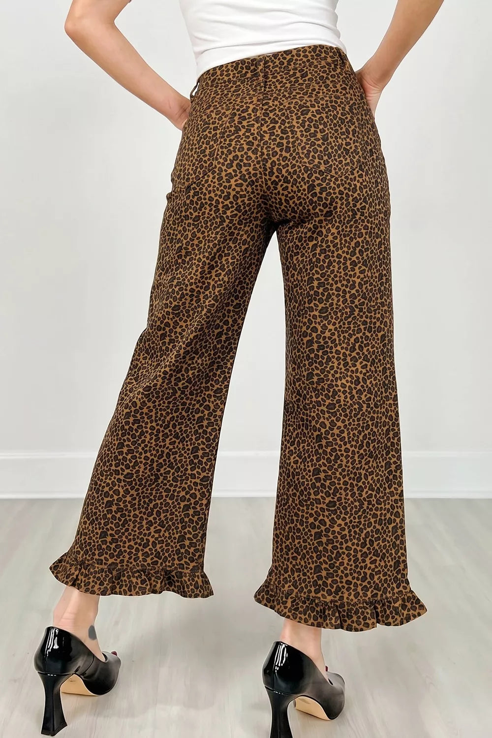 Leopard Print Ruffled Hem Shift Jeans