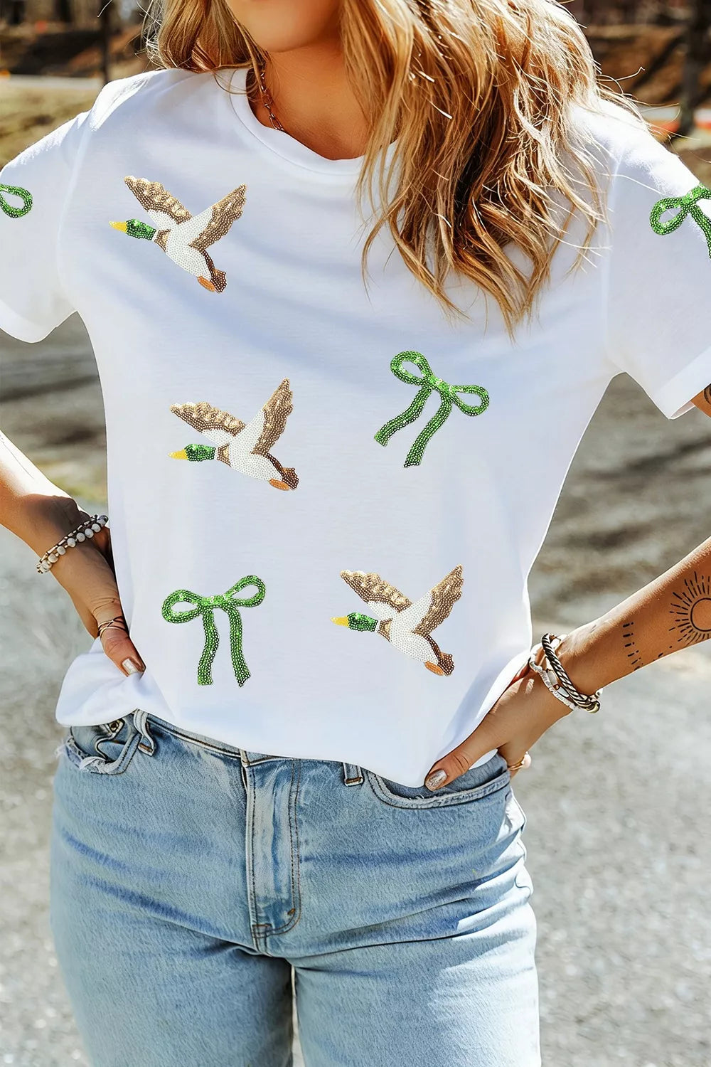 Full Size Sequin Mallard Bow Round Neck Graphic T Shirt Plus Size