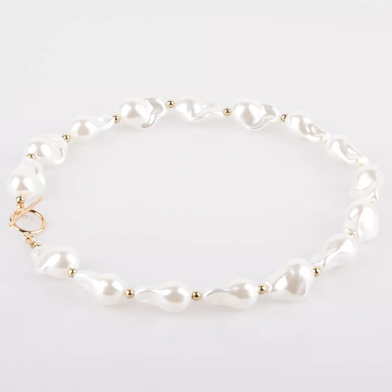 Synthetic Pearl Necklace with Toggle Clasp