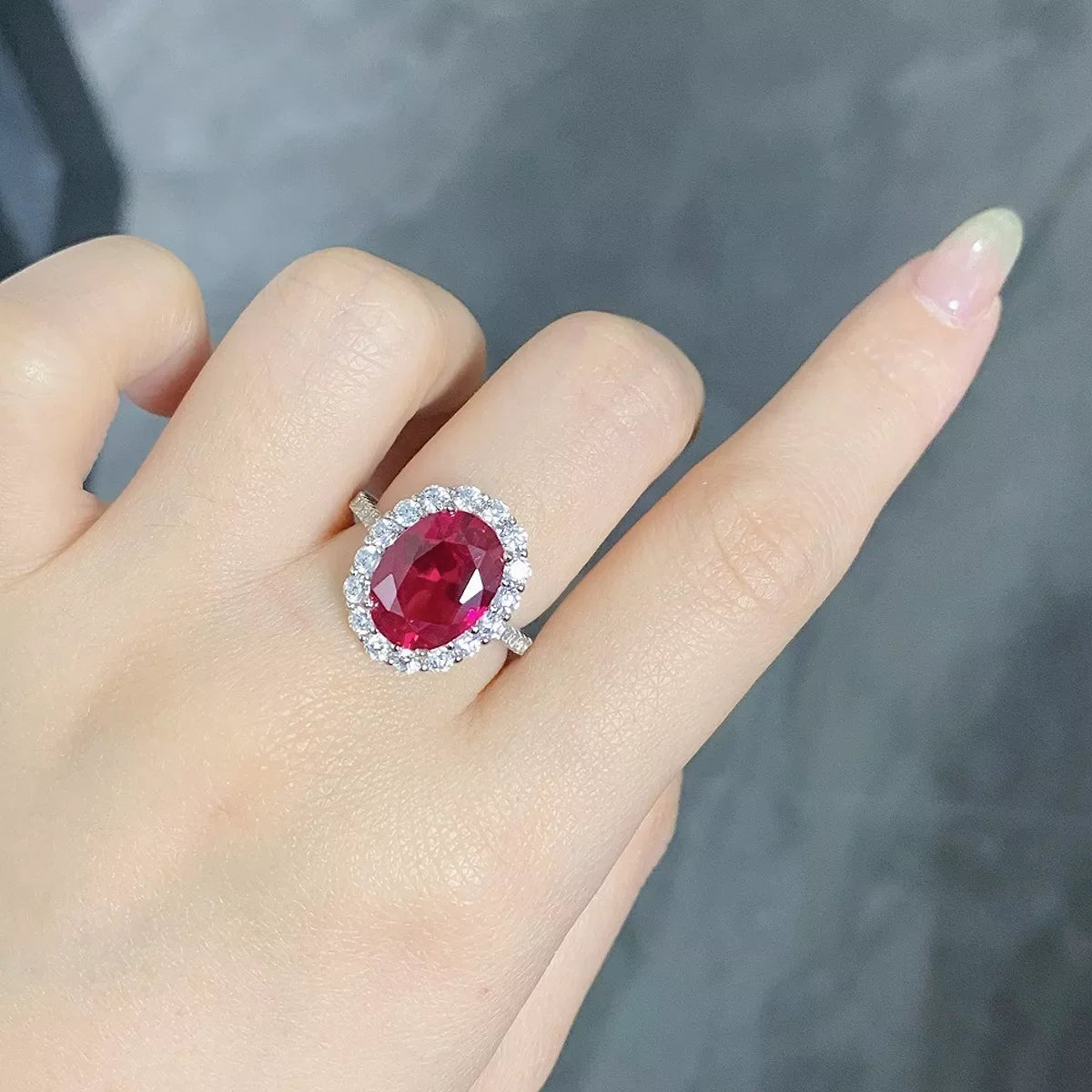 925 Sterling Silver Ring with Oval Diamond Accents