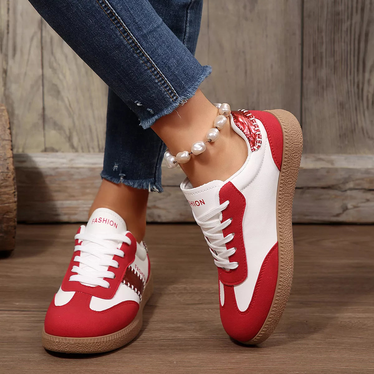 Lace-Up Flats Sneakers
