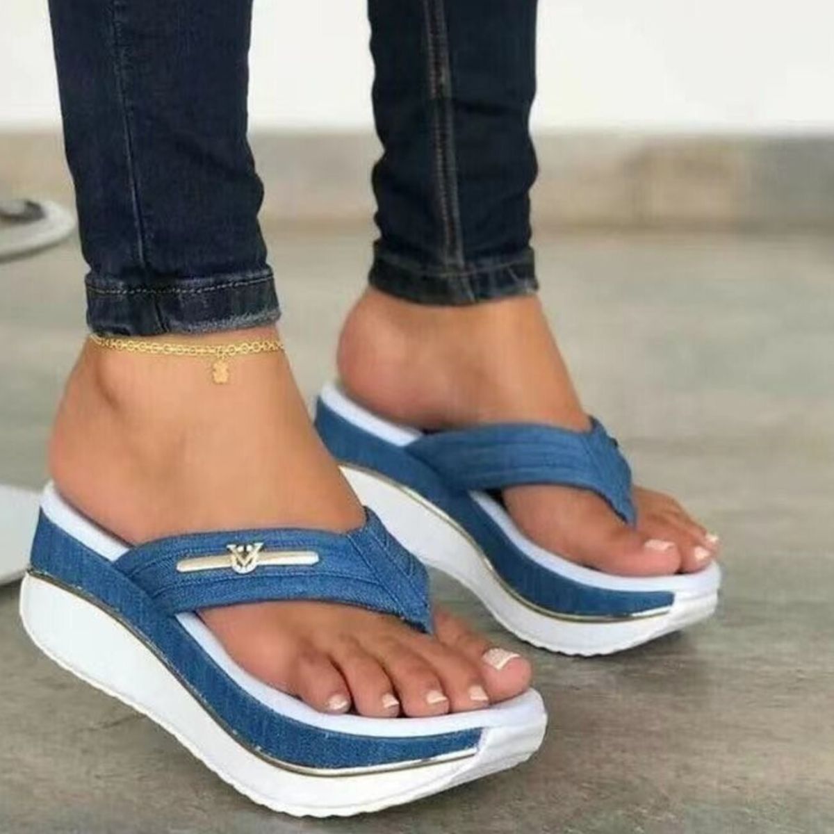 Toe Post Platform Sandals