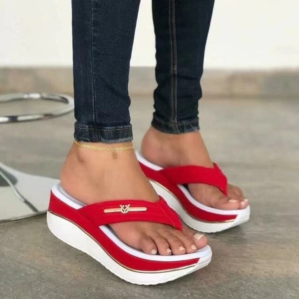 Toe Post Platform Sandals