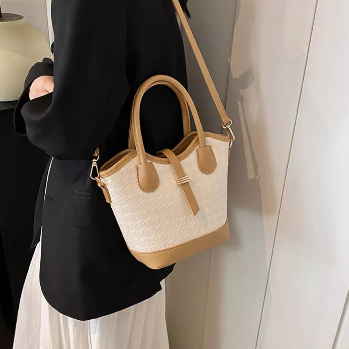 Houndstooth Pattern Bucket Bag