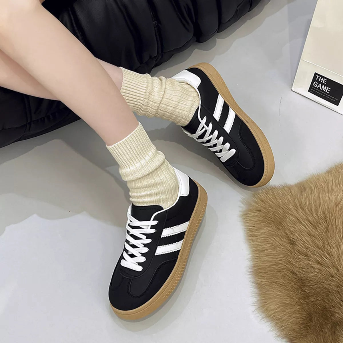 Round Toe Lace Up Sneakers