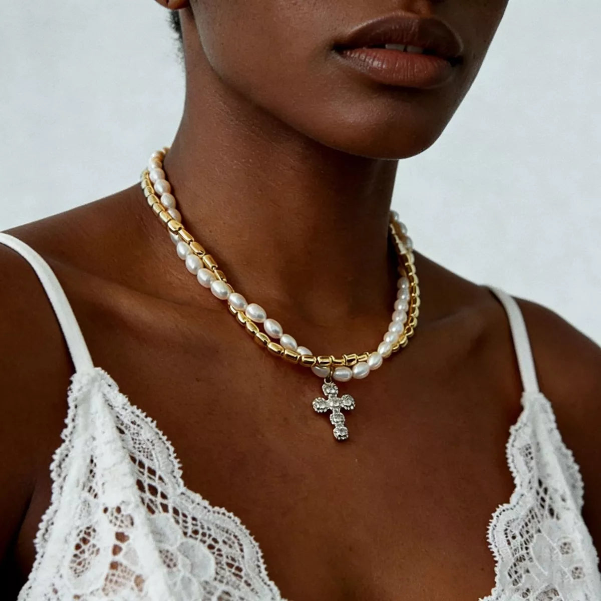 Elegant Pearl Alloy Necklace with Rhinestone Cross Pendant