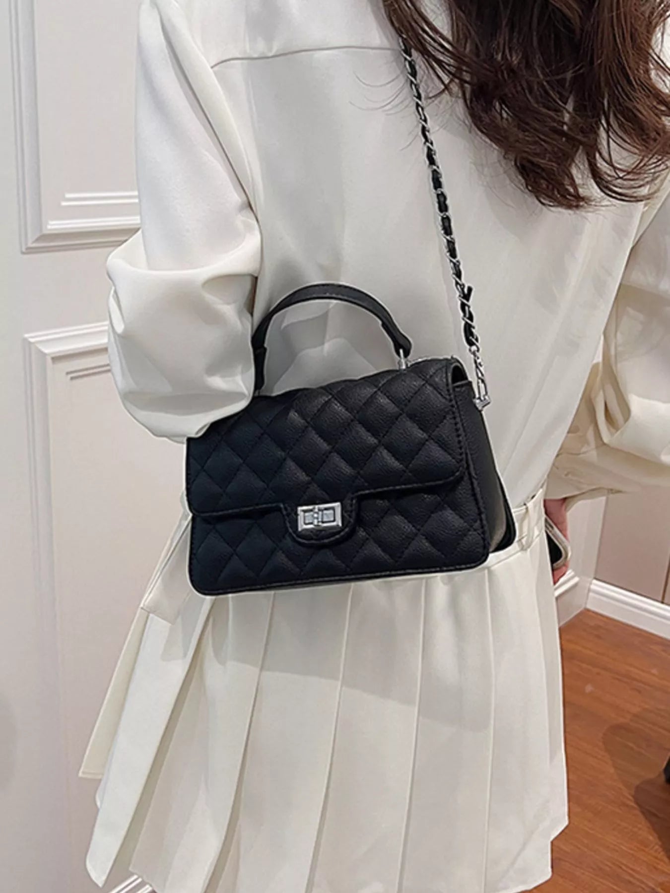 Quilted Chain Strap Crossbody Bag
