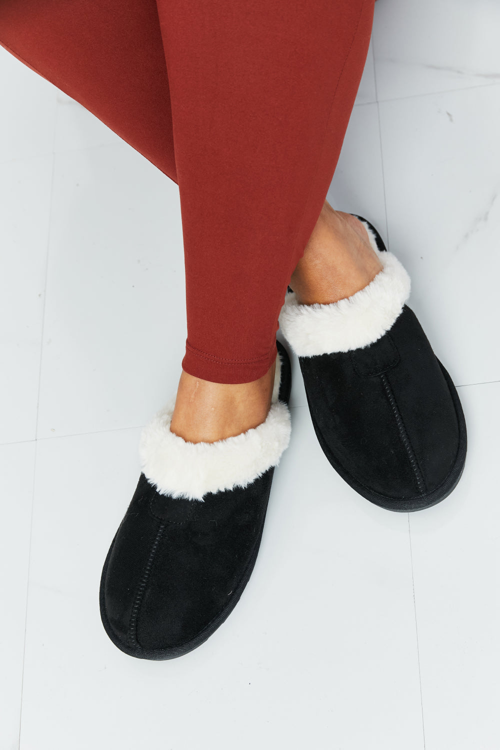 Forever Link Two-Tone Seam Detail Slippers in Black