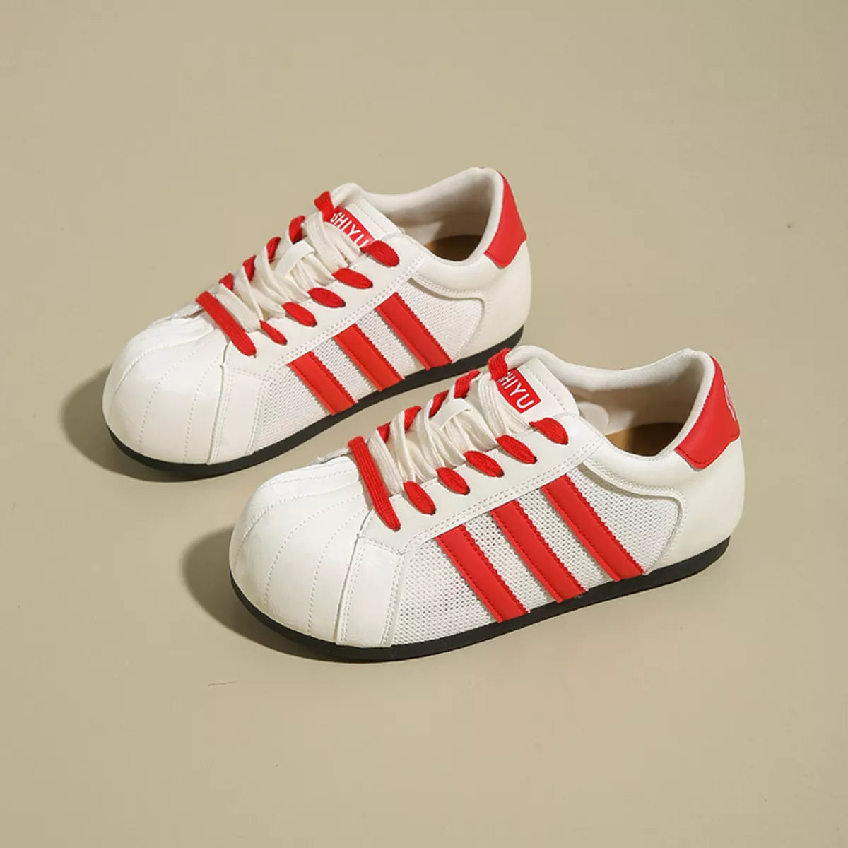 Lace Up Round Toe Sneakers