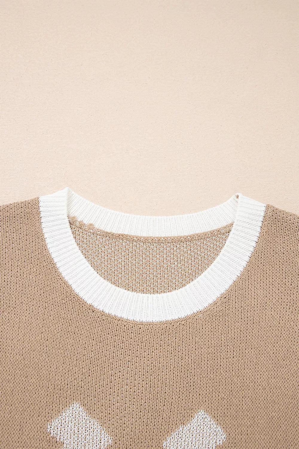 Horse Shoe Pattern Contrast Trim Short Sleeve Sweater
