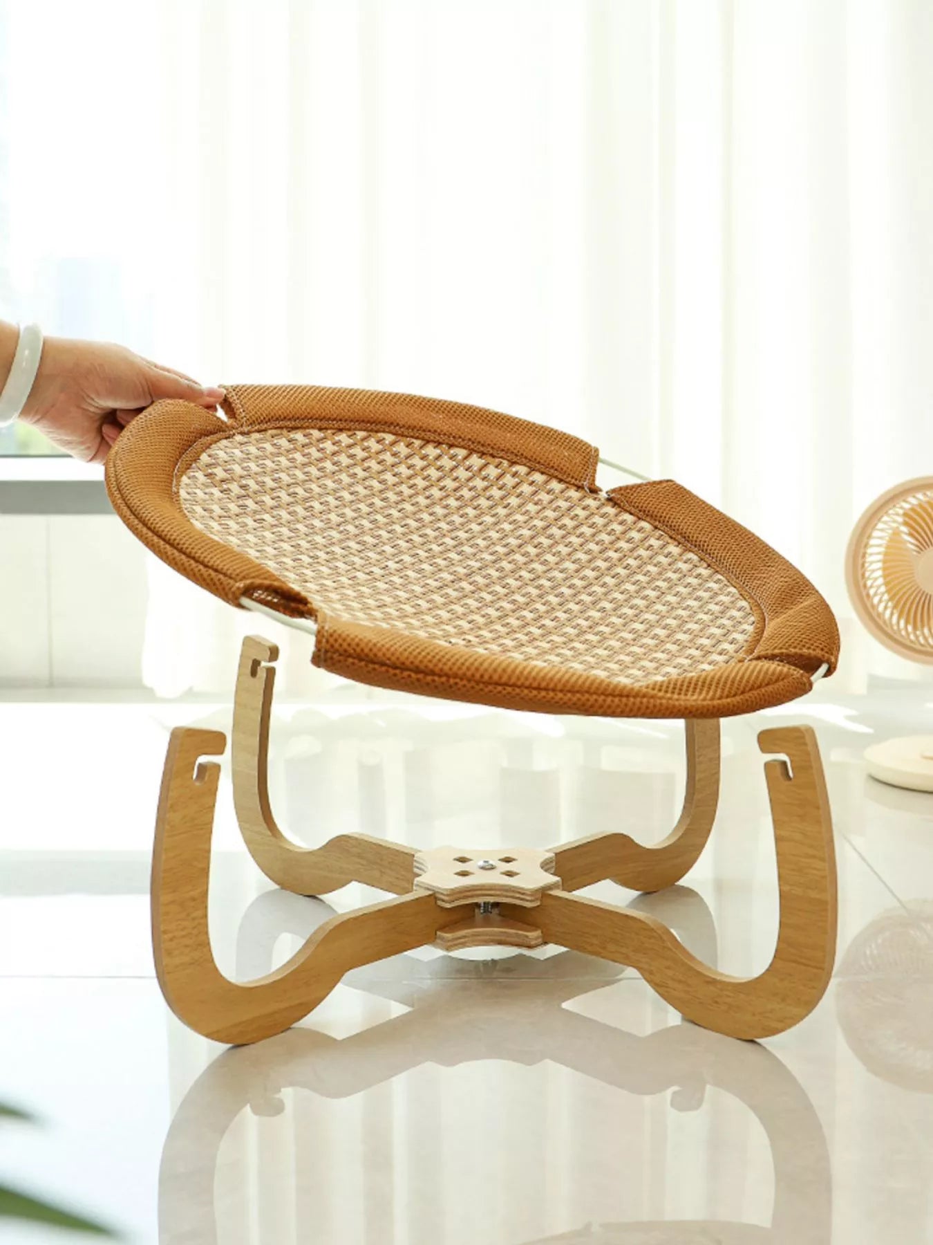 Round Woven Elevated Pet Bed