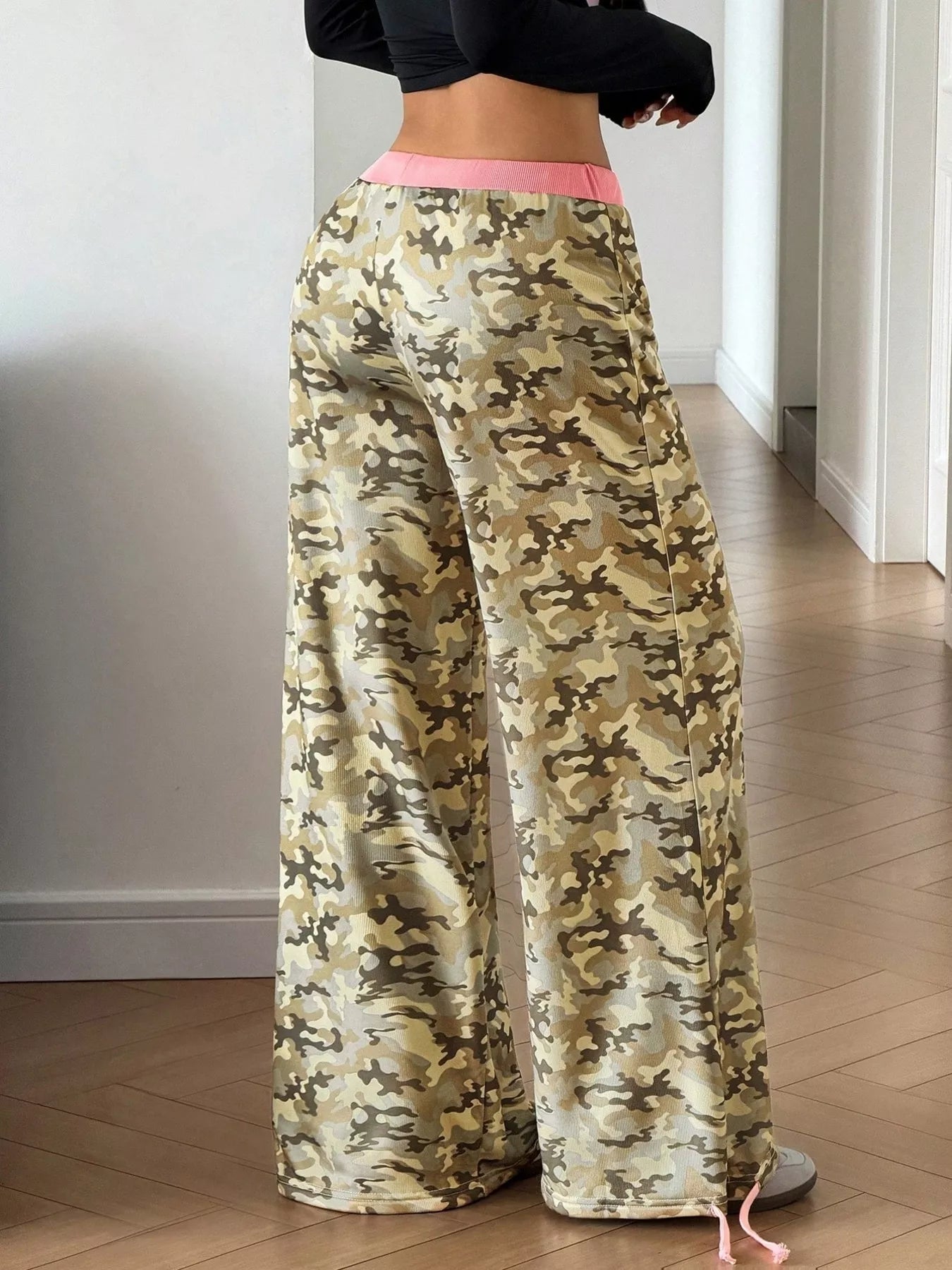 Camouflage Wide-Leg Sweatpants