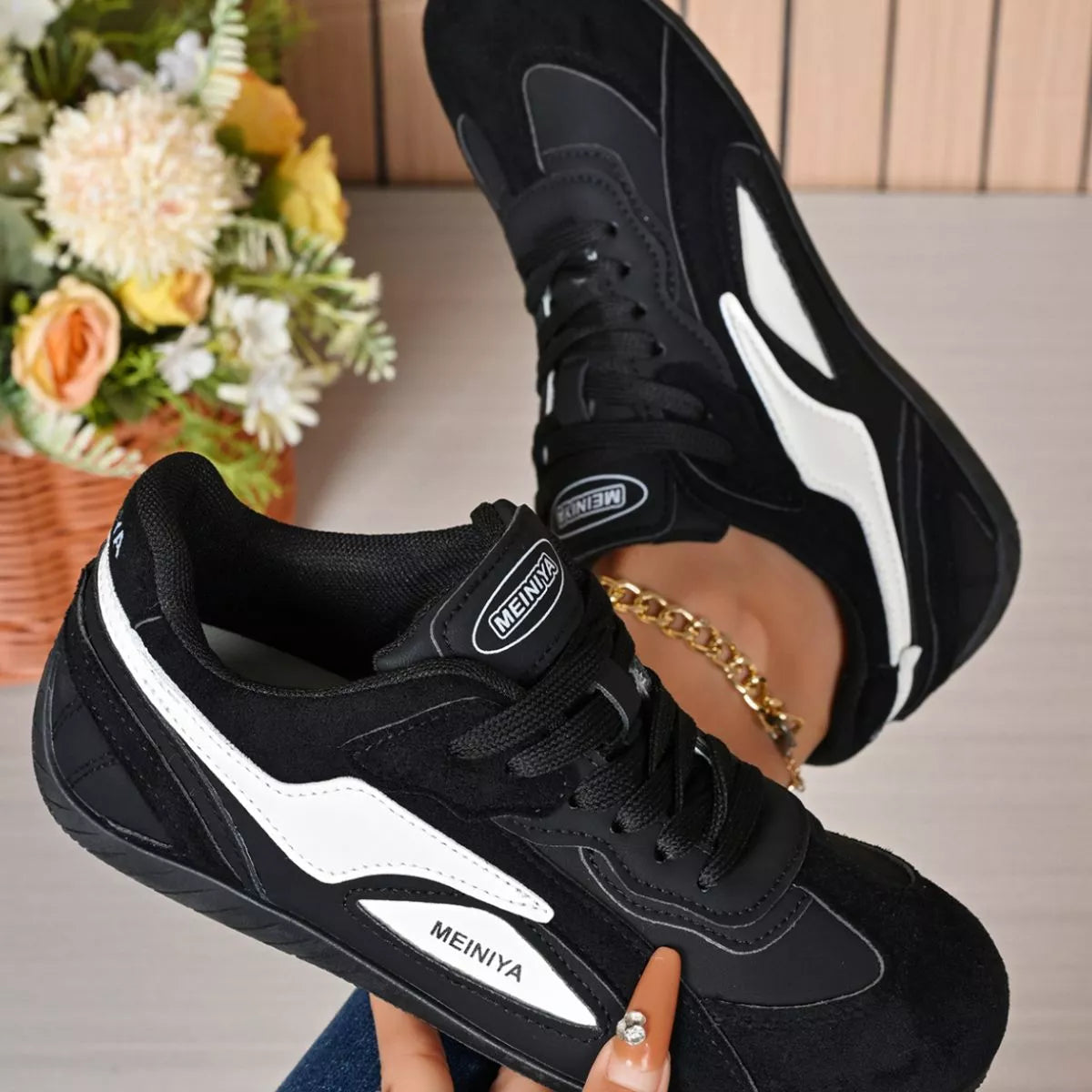 Round Toe Lace Up Sneakers